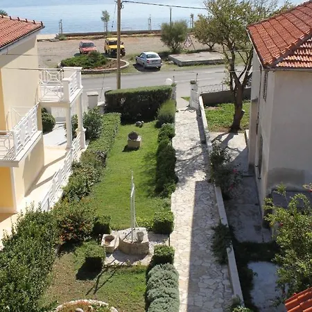 Triple 8223a Konukevi 3*