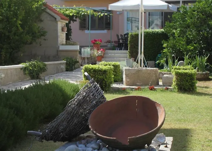 Casa de hóspedes Triple 8223a 3*