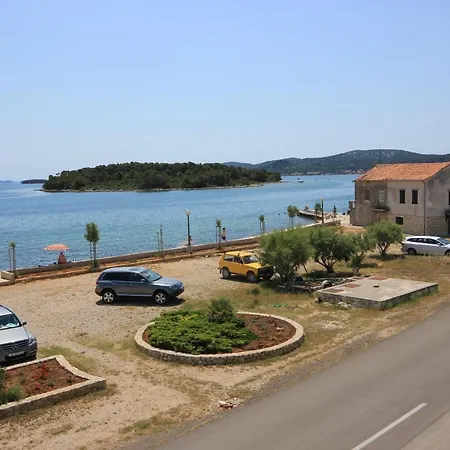 Penzion Triple 8223a 3*