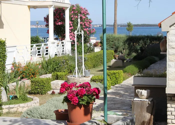 Triple 8223a 3* Pašman