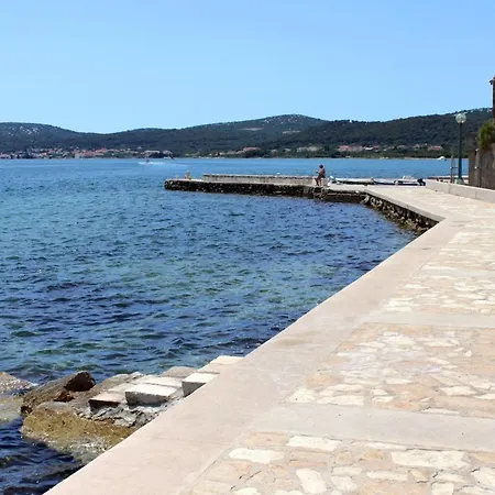 Triple 8223a 3* Pašman