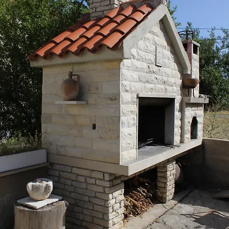 Triple 8223a Vendégház