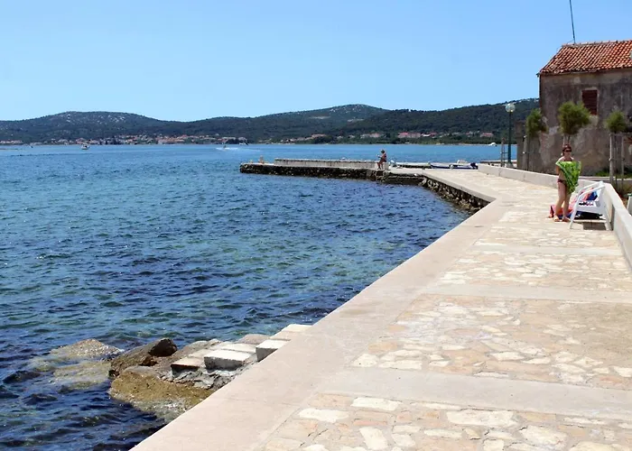 Triple 8223a 3* Pašman