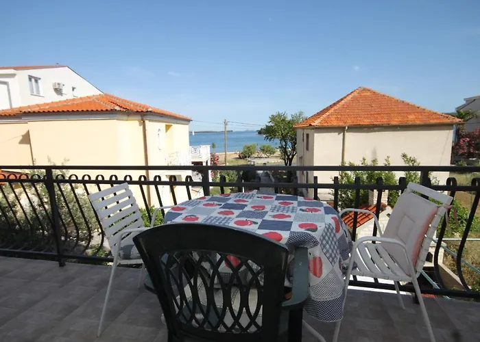 게스트하우스 Triple 8223a 3*